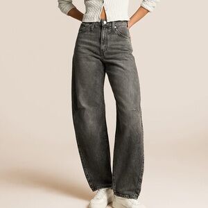 NWOT, Levi’s Cinch Barrel Black Denim, Size 26